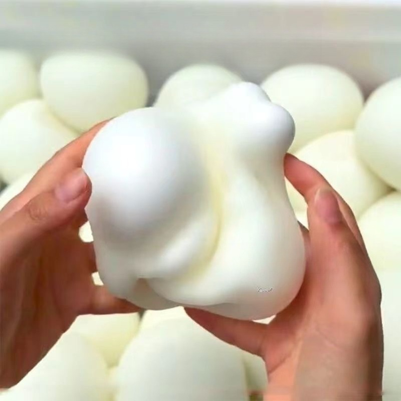 Party Games Questions - Grote zachte broodvormige stressbal fidget toy